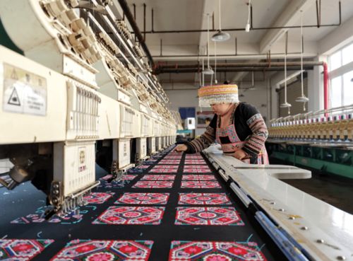 绥阳苗族药枕借力互联网，线上销售旺带动智慧健康新业态